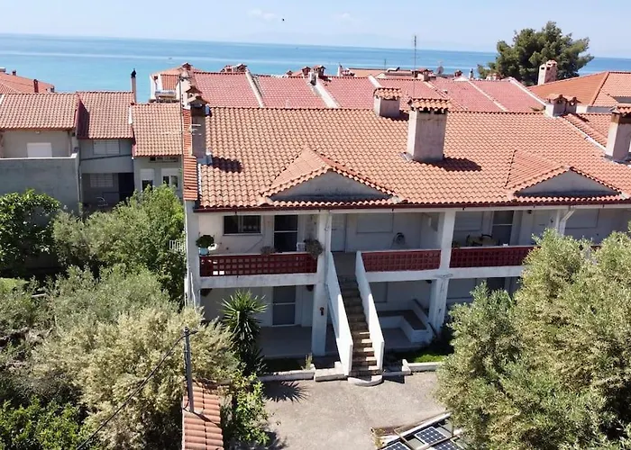 Family House In Mola Kalyva